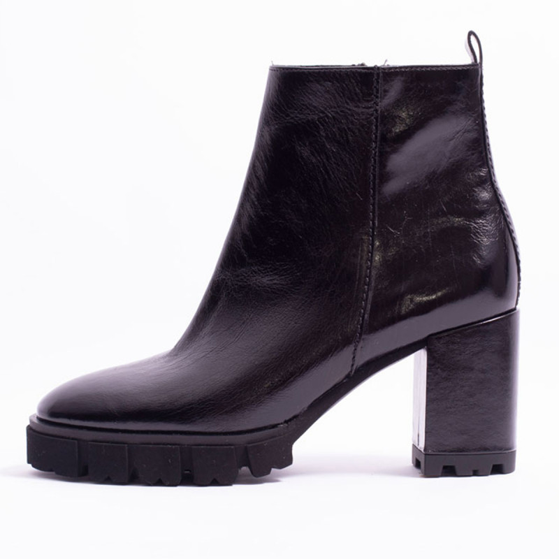 Boots hotsell cuir vernis